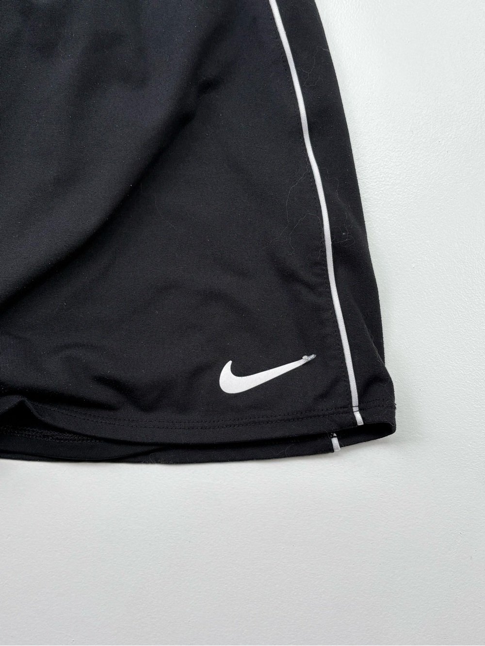 Nike Black Skort with White Piping - Picture 7 of 7